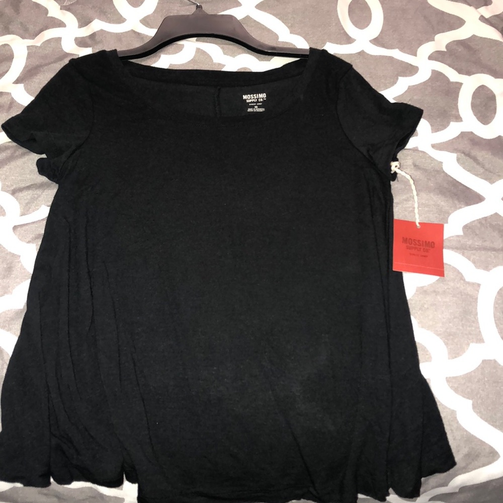 Women short sleeve scoop neck relaxed T-shirt